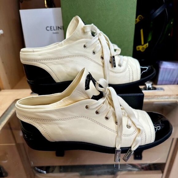 Chanel Size 38 Interlocking CC Logo Lambskin Sneakers - Picture 2 of 8